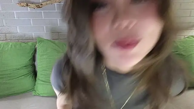 Snapshot of JuliaBeng chatting on 16, 5, 2026 JuliaBeng online show from 16, 5, 2026