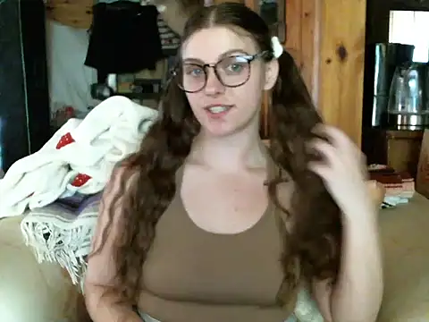 Snapshot of katie_kitten38 chatting on 20, 4, 2026 katie kitten38 online show from 20, 4, 2026