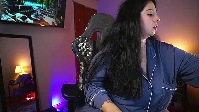 Snapshot of coraline_latin chatting on 27, 3, 2026 coraline latin online show from 27, 3, 2026