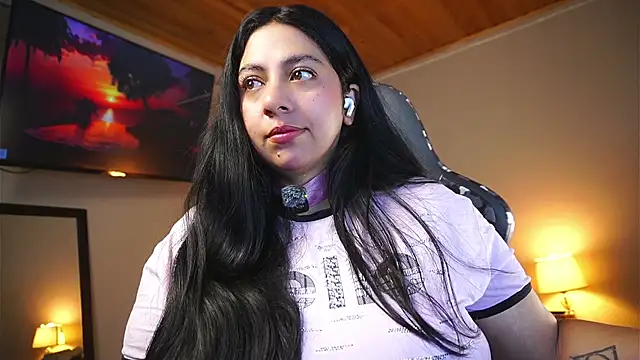 Snapshot of coraline_latin chatting on 14, 4, 2026 coraline latin online show from 14, 4, 2026