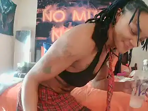 Snapshot of EnticingAaliyah chatting on 3, 3, 2025 EnticingAaliyah online show from 3, 3, 2025