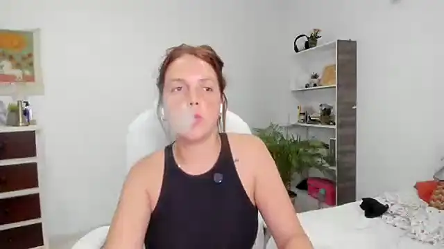 thered QueenX online show from 13, 2, 2025