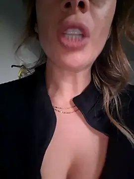 fammefatale1987 online show from 28, 11, 2025