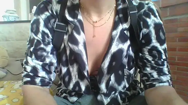 Snapshot of fammefatale1987 chatting on 7, 3, 2026 fammefatale1987 online show from 7, 3, 2026