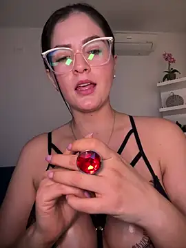 Snapshot of Carolina_Novoa chatting on 2, 2, 2025 Carolina Novoa online show from 2, 2, 2025