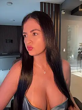 Snapshot of Carolina_Novoa chatting on 8, 10, 2025 Carolina Novoa online show from 8, 10, 2025