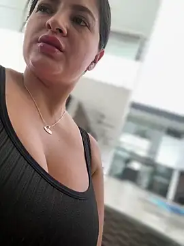 Snapshot of Carolina_Novoa chatting on 4, 2, 2026 Carolina Novoa online show from 4, 2, 2026