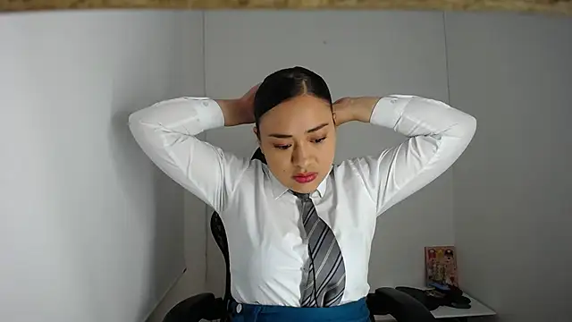 Snapshot of ReyleDoll chatting on 28, 12, 2024 ReyleDoll online show from 28, 12, 2024