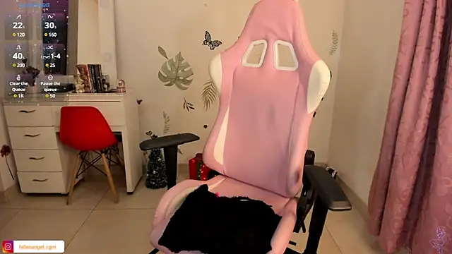 Snapshot of Fallengangel chatting on 17, 12, 2024 Fallengangel online show from 17, 12, 2024