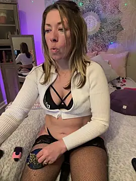 Snapshot of _NinaLuvSins_ chatting on 26, 10, 2025 NinaLuvSins online show from 26, 10, 2025