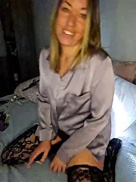 Snapshot of _NinaLuvSins_ chatting on 2, 11, 2025 NinaLuvSins online show from 2, 11, 2025