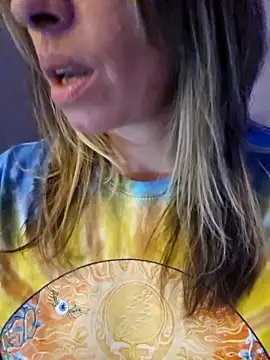 Snapshot of _NinaLuvSins_ chatting on 5, 12, 2025 NinaLuvSins online show from 5, 12, 2025