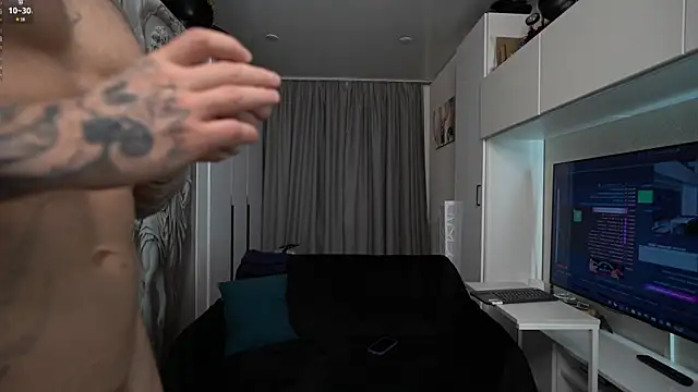 Snapshot of NickHOWLEN chatting on 16, 4, 2026 NickHOWLEN online show from 16, 4, 2026