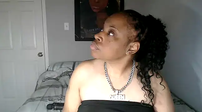 Snapshot of Sexymona1218 chatting on 5, 3, 2025 Sexymona1218 online show from 5, 3, 2025
