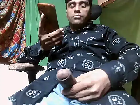 Snapshot of desiboy1101 chatting on 21, 12, 2024 desiboy1101 online show from 21, 12, 2024