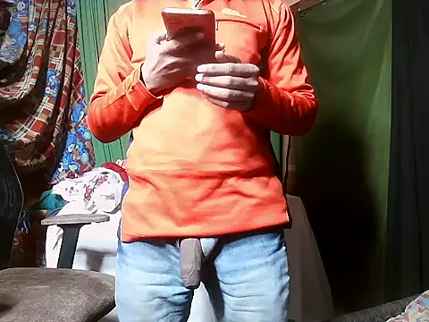 Snapshot of desiboy1101 chatting on 31, 12, 2024 desiboy1101 online show from 31, 12, 2024