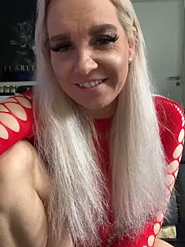 MIA-XXX online show from 17, 9, 2025