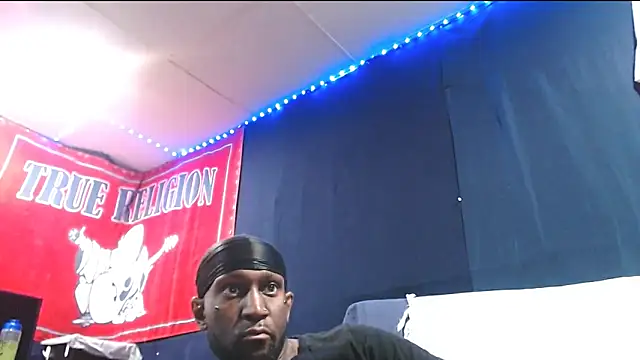 Snapshot of iBreakHeartz chatting on 23, 9, 2025 iBreakHeartz online show from 23, 9, 2025