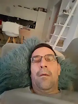 Snapshot of dick81 chatting on 1, 2, 2026 dick81 online show from 1, 2, 2026