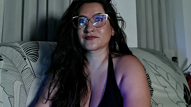 Snapshot of DeesseLuxure chatting on 27, 4, 2026 DeesseLuxure online show from 27, 4, 2026