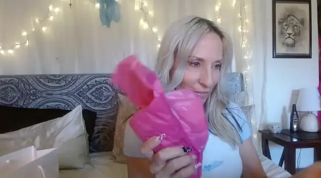 Sweet-Ginger online show from 15, 3, 2025