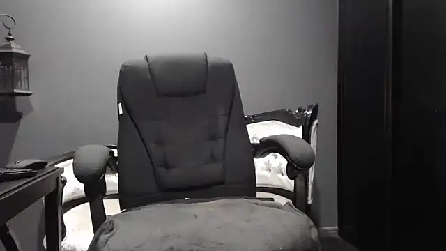 Snapshot of poisonivyx chatting on 12, 4, 2026 poisonivyx online show from 12, 4, 2026