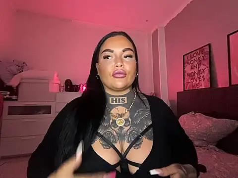 Snapshot of _MelinaCurves_ chatting on 18, 2, 2025 MelinaCurves online show from 18, 2, 2025
