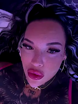 Snapshot of _MelinaCurves_ chatting on 13, 12, 2025 MelinaCurves online show from 13, 12, 2025