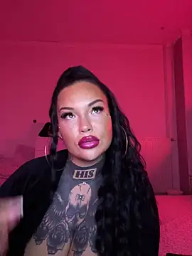 Snapshot of _MelinaCurves_ chatting on 6, 4, 2026 MelinaCurves online show from 6, 4, 2026