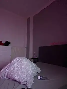 Snapshot of _MelinaCurves_ chatting on 9, 4, 2026 MelinaCurves online show from 9, 4, 2026