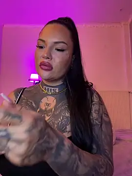 Snapshot of _MelinaCurves_ chatting on 15, 4, 2026 MelinaCurves online show from 15, 4, 2026