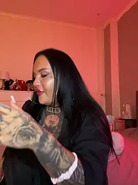 Snapshot of _MelinaCurves_ chatting on 16, 4, 2026 MelinaCurves online show from 16, 4, 2026