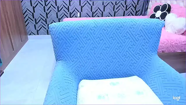 Snapshot of Toyota_Motor_Corporation chatting on 17, 11, 2025 Toyota Motor Corporation online show from 17, 11, 2025