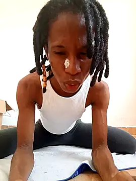 Snapshot of africa_deluxe chatting on 1, 3, 2025 africa deluxe online show from 1, 3, 2025