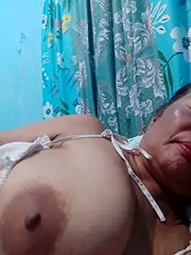 Snapshot of sexylizzy4u chatting on 8, 2, 2026 sexylizzy4u online show from 8, 2, 2026