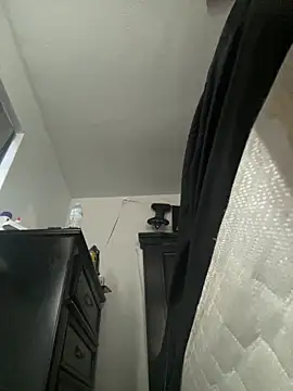 Snapshot of Slumlords chatting on 23, 4, 2026 Slumlords online show from 23, 4, 2026