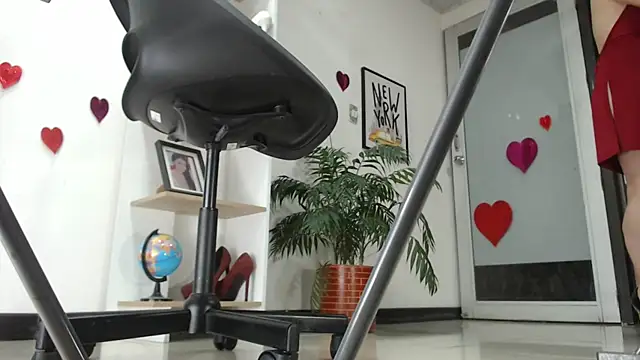 Snapshot of carieBelle1 chatting on 15, 2, 2025 carieBelle1 online show from 15, 2, 2025