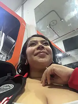 Snapshot of emilyjohanson chatting on 1, 4, 2026 emilyjohanson online show from 1, 4, 2026