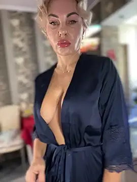 Snapshot of Hotnessi chatting on 23, 2, 2025 Hotnessi online show from 23, 2, 2025