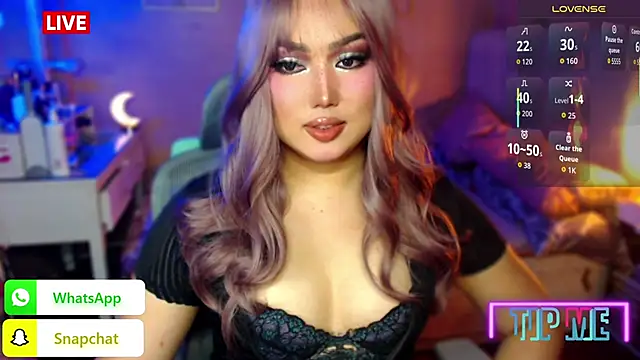 Snapshot of HOTnWILDalice chatting on 21, 10, 2025 HOTnWILDalice online show from 21, 10, 2025