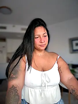 DannaaMeliza online show from 16, 11, 2025