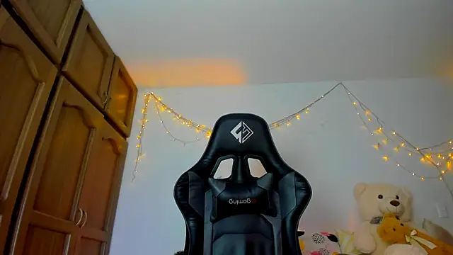 Susan Foxx online show from 4, 1, 2025