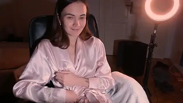 EvelynGG online show from 10, 1, 2025