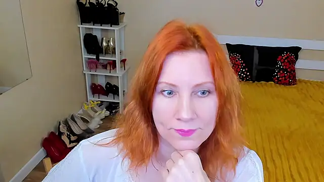 Snapshot of FoxySophia chatting on 4, 7, 2026 FoxySophia online show from 4, 7, 2026