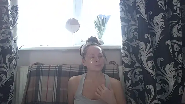 Snapshot of LindaStarS chatting on 8, 3, 2026 LindaStarS online show from 8, 3, 2026