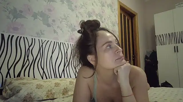 Snapshot of LindaStarS chatting on 4, 4, 2026 LindaStarS online show from 4, 4, 2026