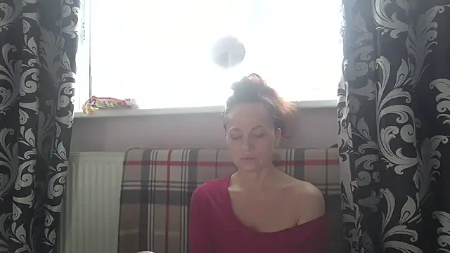 Snapshot of LindaStarS chatting on 9, 4, 2026 LindaStarS online show from 9, 4, 2026