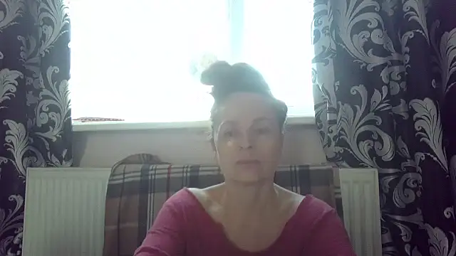 Snapshot of LindaStarS chatting on 10, 4, 2026 LindaStarS online show from 10, 4, 2026