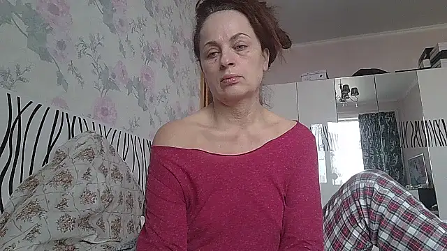 Snapshot of LindaStarS chatting on 11, 4, 2026 LindaStarS online show from 11, 4, 2026