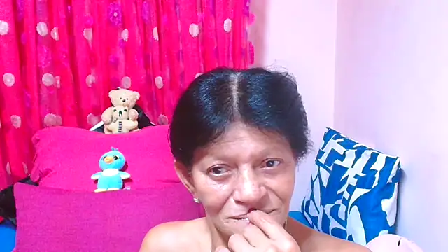 SLUTTYROXY online show from 5, 3, 2026